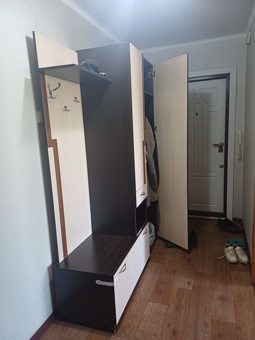 Продам прихожую с обувницей