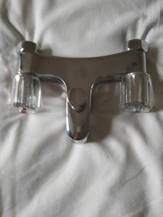 Смесителни батерии за мивка и баня и канелка/хром