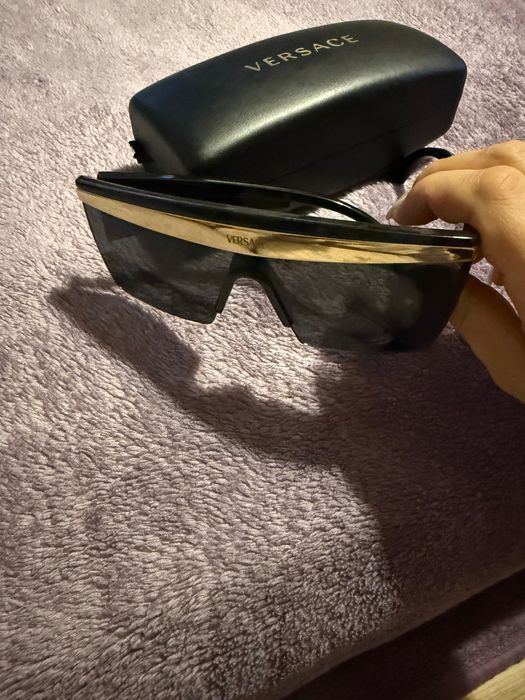 Продавам слънчеви очила Версаче -закупувани от Оптика Леонардо