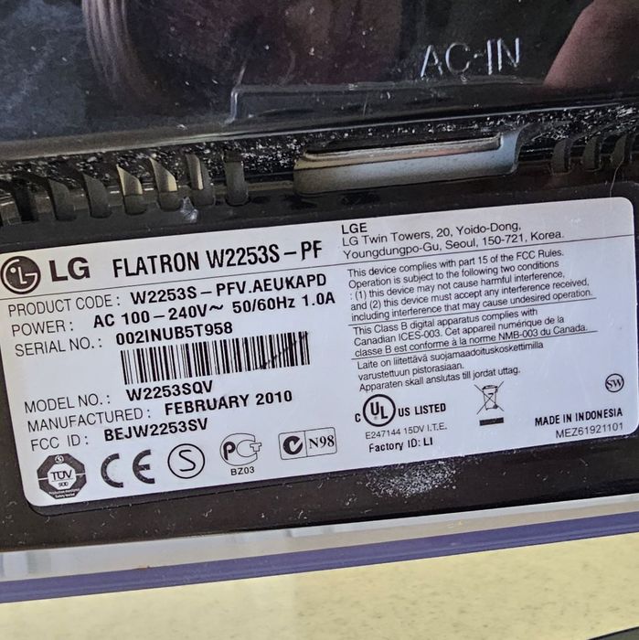 Монитор LG Flatron W2253S