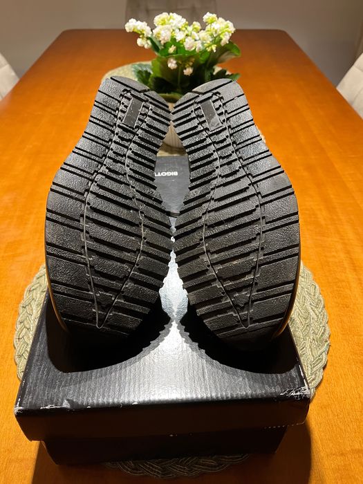 Adidași / Sneakers Bigotti