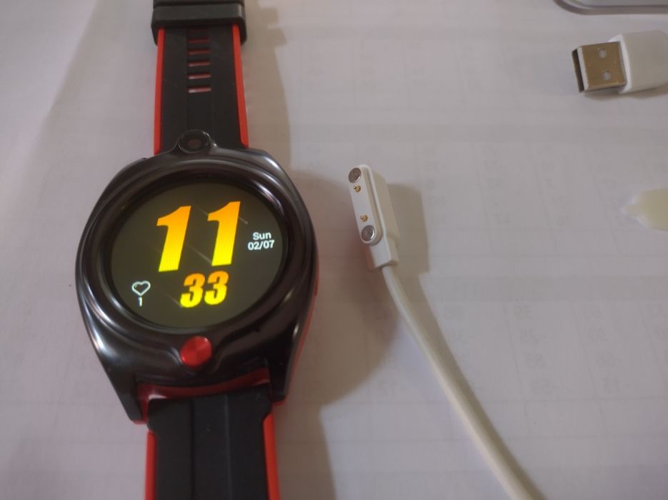 Смарт часовник с тракинг функция, подходящ за деца и възрастни