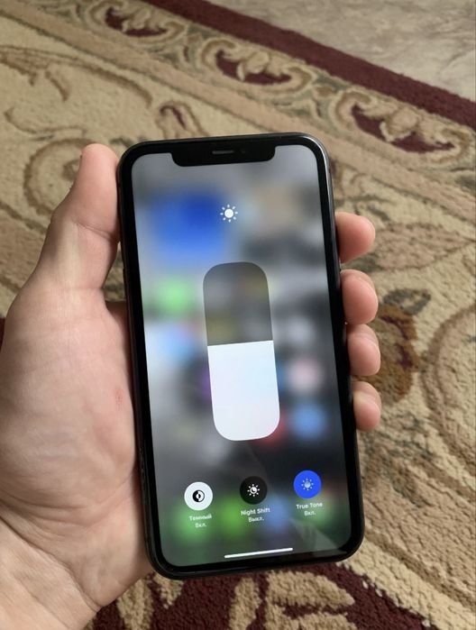 Продам айфон 11