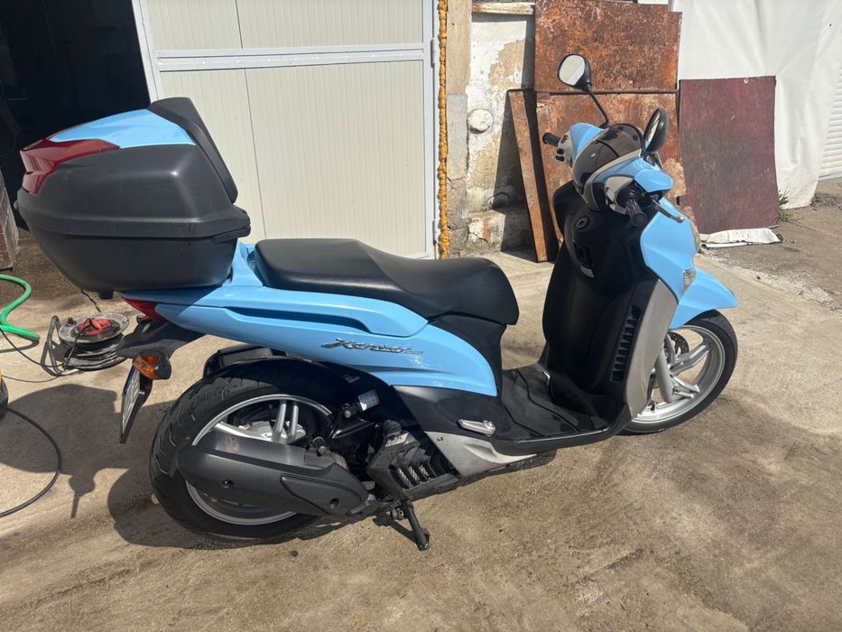 Închiriez scuter Yamaha Xenter pentru livrări Tazz / Bolt food / Glovo