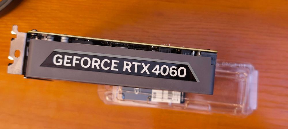 Чисто нова Lenovo NVIDIA GeForce RTX 4060 8GB GDDR6 (Single Fan)