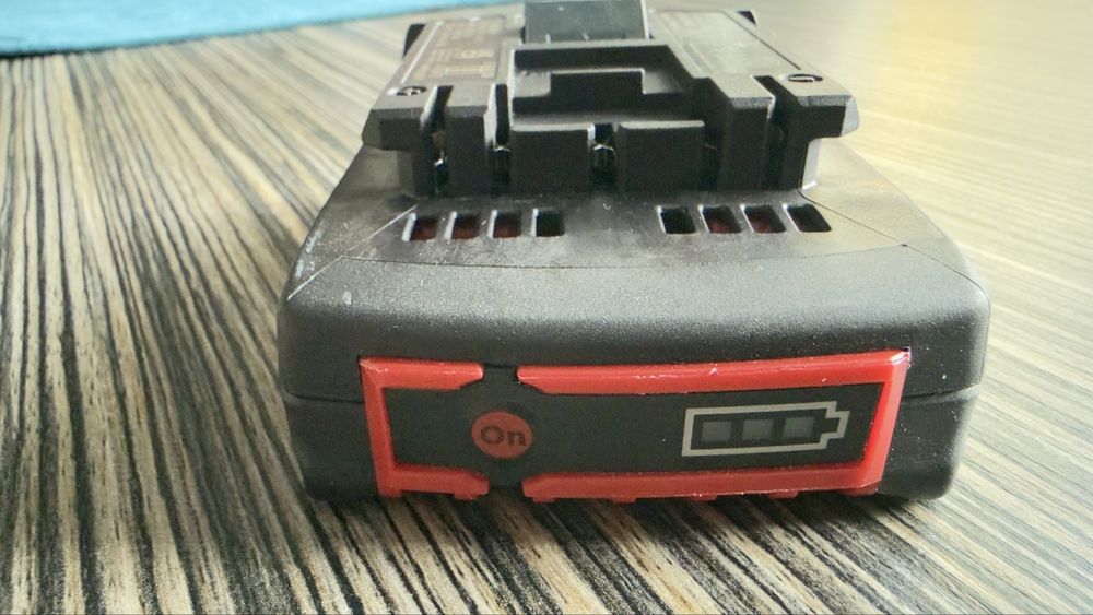 Нова батерия Bosch 18V