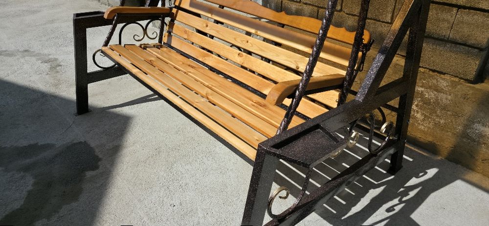 Садовый   Качеля