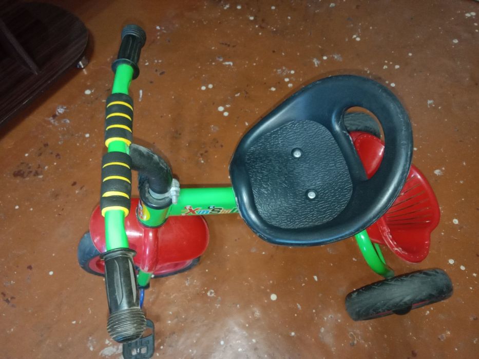 Велосипед трёхколёсный