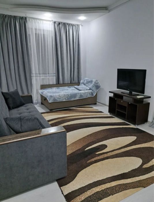 Срочно Чиланзар 20 квартал продается квартира 1в2 комнатная 42кв.м