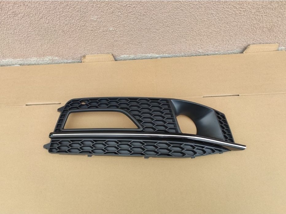 Grila Distronic dreapta proiector  Audi A4 B8 S-line facelift 2012-2015