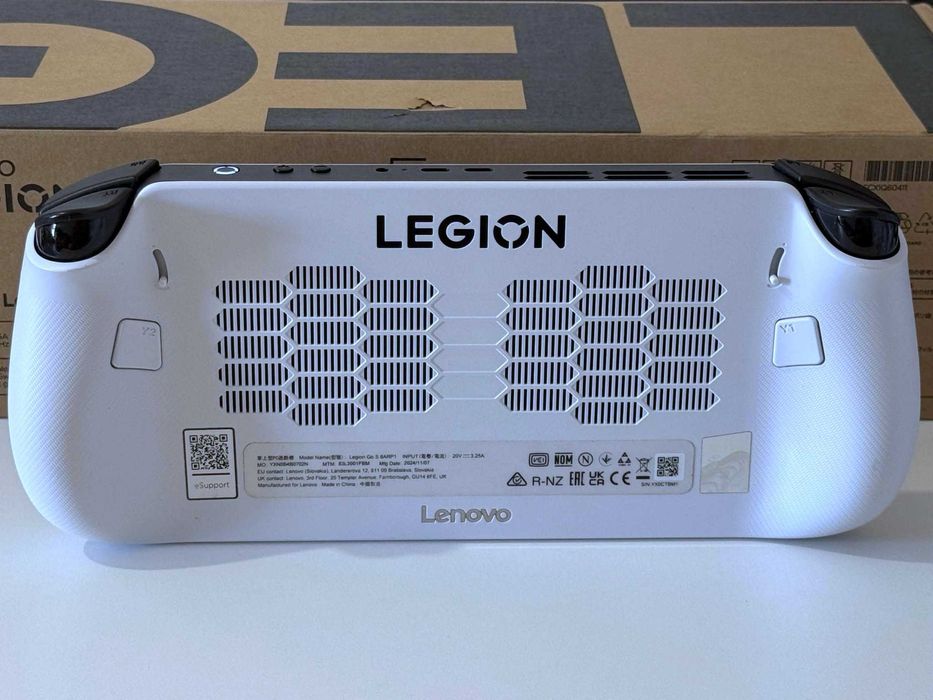 Бартер! Като НОВ! Lenovo Legion Go S / AMD Ryzen Z2 / 16GB DDR5 / 512GB SSD