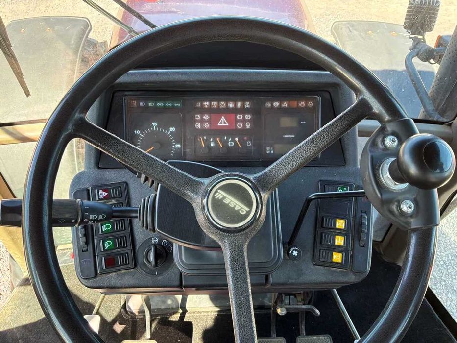 Колесный трактор Case IH CVX 170