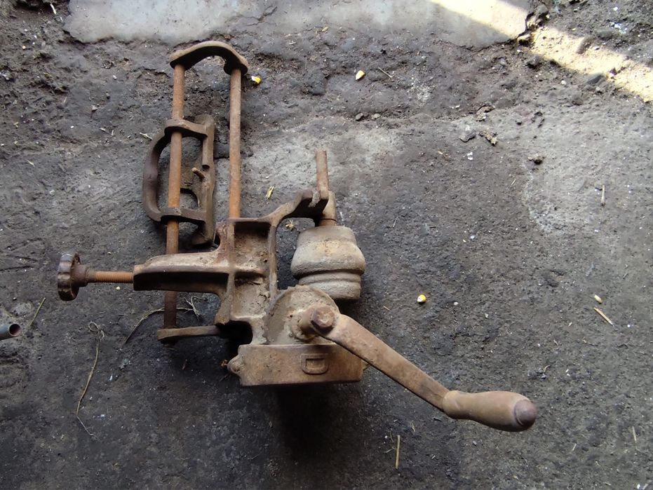 Pun la vanzare aceste  obiecte