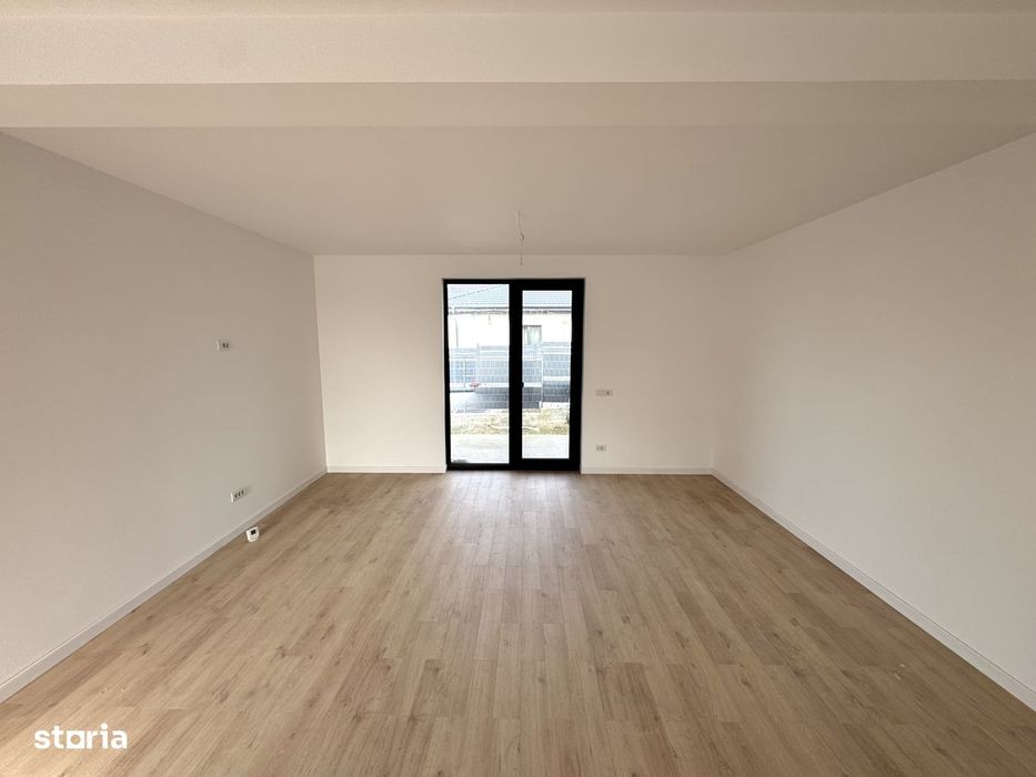 Miroslava centru! 540 mp teren! Family Market! Casa 4 camere 2 bai!