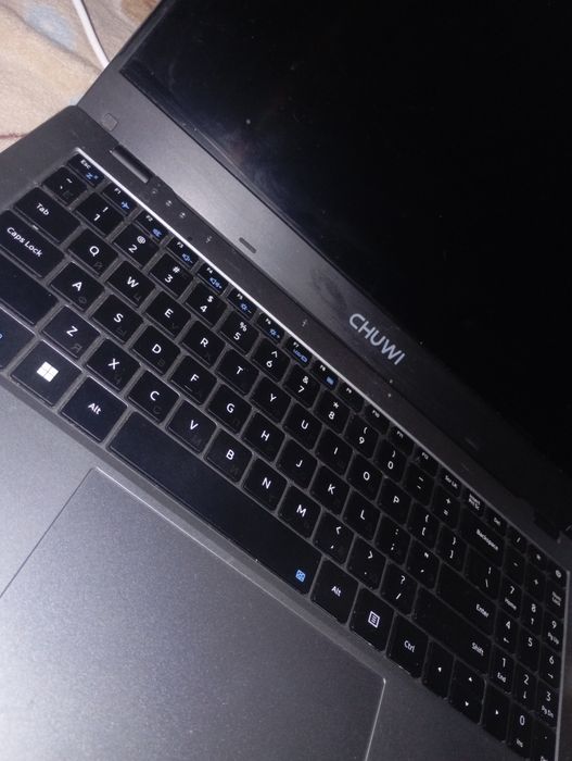 CHUWI HeroBook Plus 15.6 / 8GB / SSD 256GB