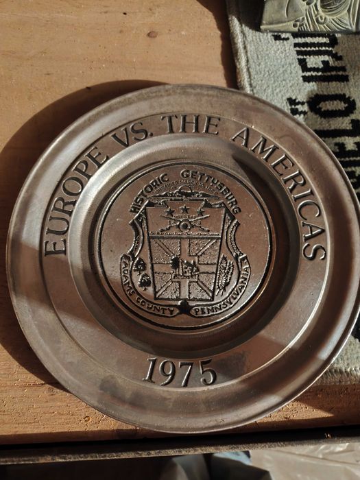 Колекционерски чинии и пособия