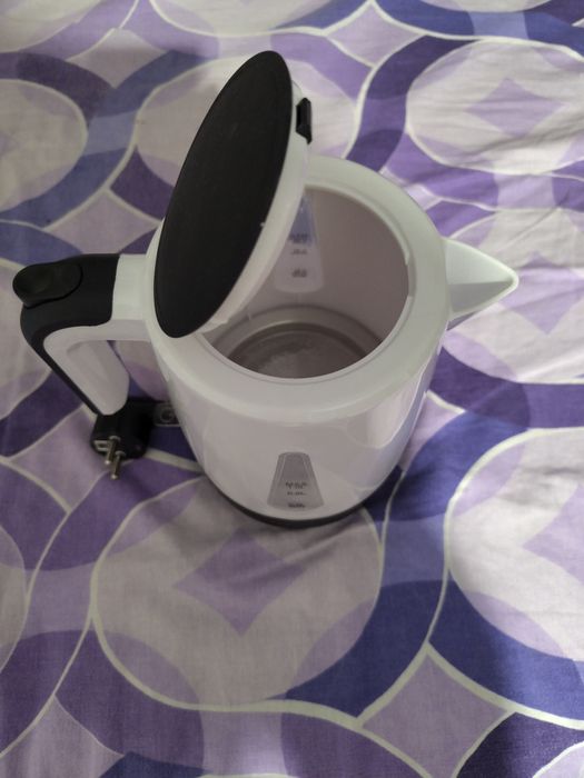 Продавам електрическа кана CANYON