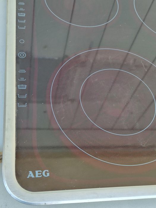 Керамичен,голям кухненски плот AEG