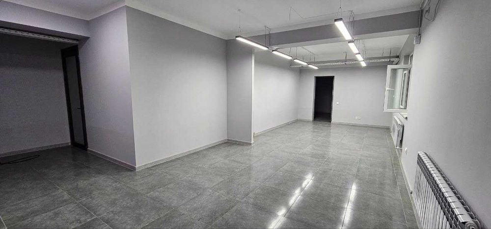 Сдаются офисы на метро Айбек.