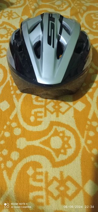 Продавам велосипедна каска