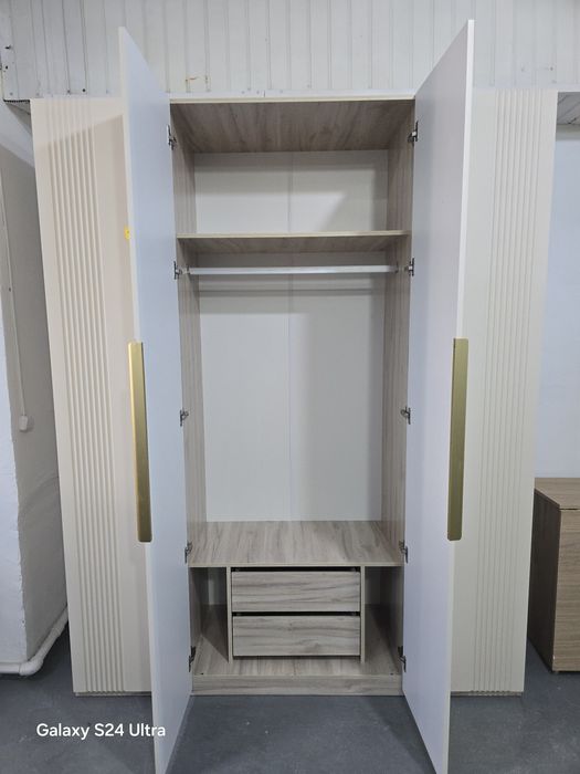 Шкаф МДФ большой.