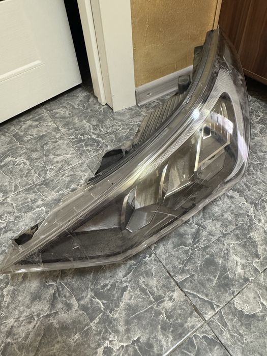 Фара Hyundai Accent , лампы рабочие / б/у /