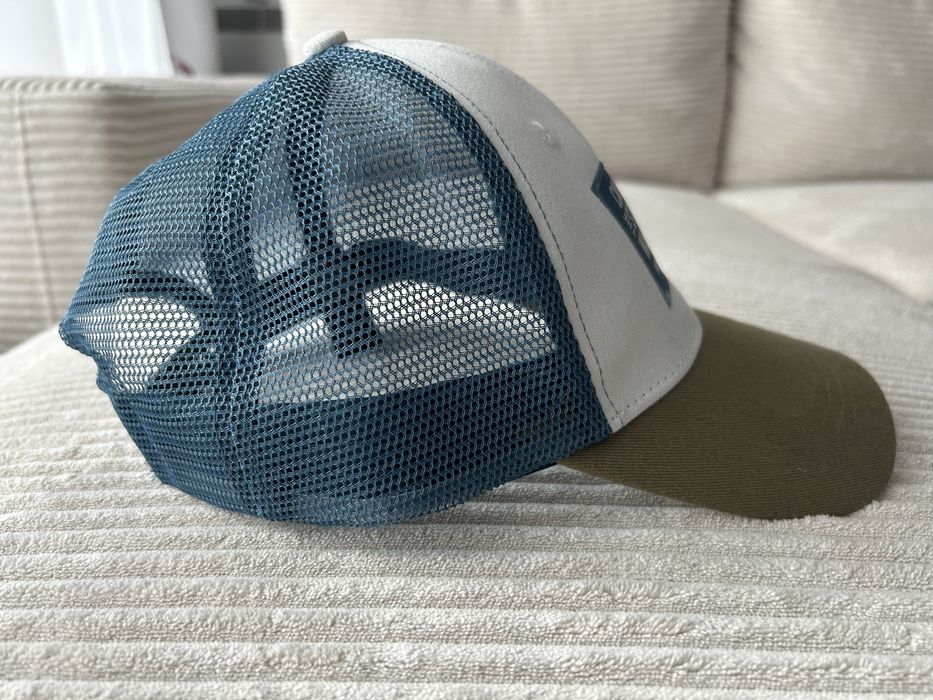 Шапка с козирка