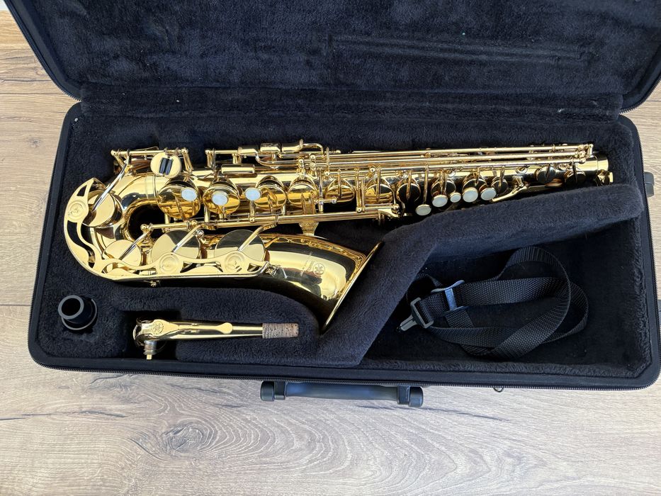 Vând saxofon Yamaha yas 280