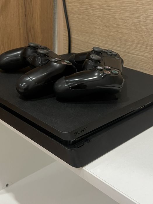 Playstation 4 slim