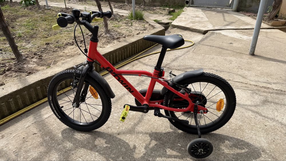 Детско колело с помощни колела