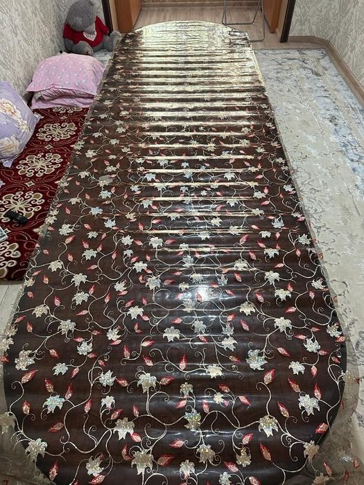 Продается гостиный  стол для зала