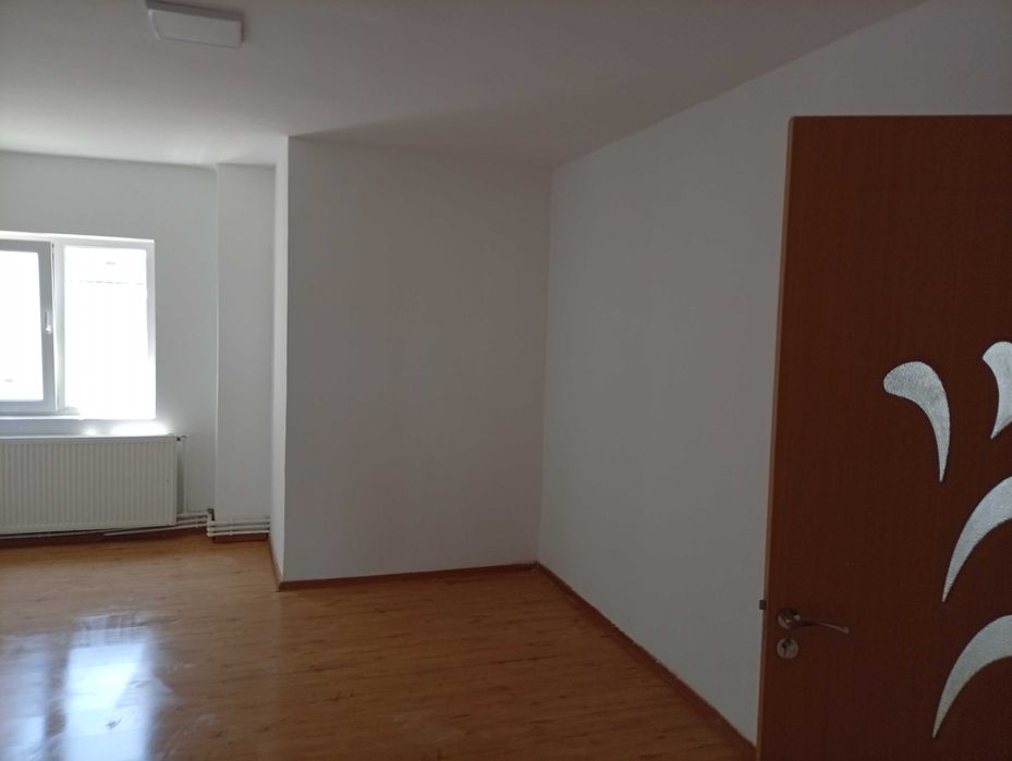Vand Apartament 2 Camere Filiasi Zona Centrala Semidecomandat 60mp
