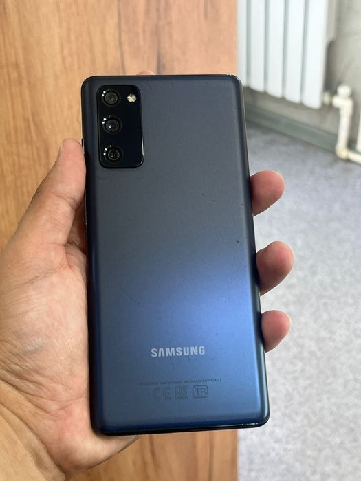 Продам Samsung galaxy S20 FE