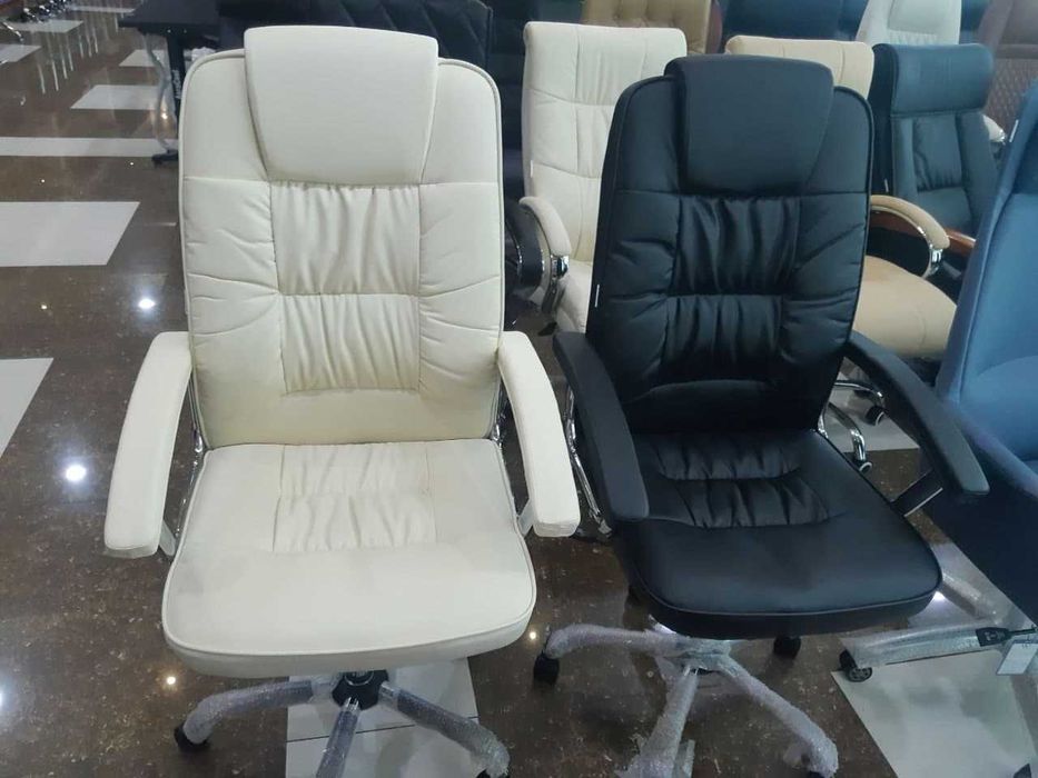 Офисное кресло LEO CORTO супер улучшенная модель по супер цене .