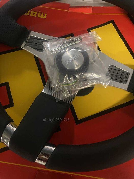 Оригинален, спортен волан MOMO, Italy