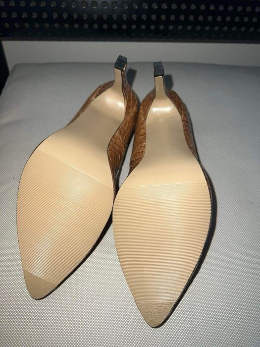 Нови обувки на ток номер 40