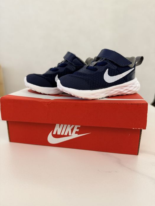 Детски маратонки Nike Revolution 6