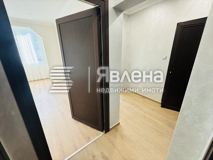 Продава се Тристаен апартамент в Варна, Базар Левски - 70 кв.м за 2255 €/кв.м - Снимка #7