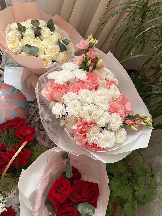 Цветы свежие по 10тысяч