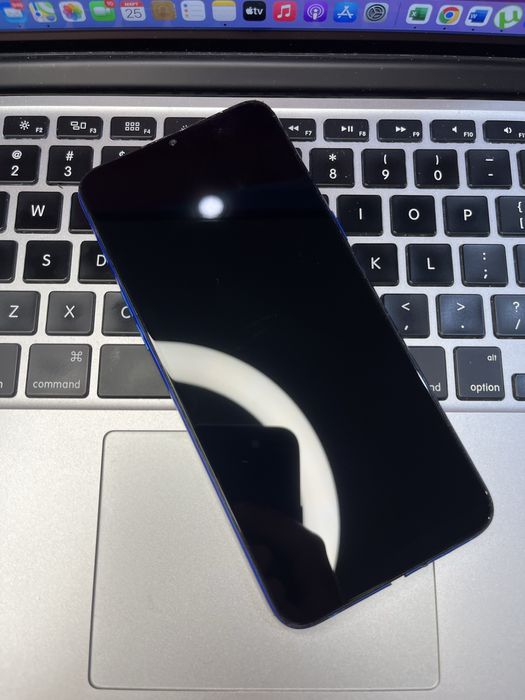 Телефон Realme 5