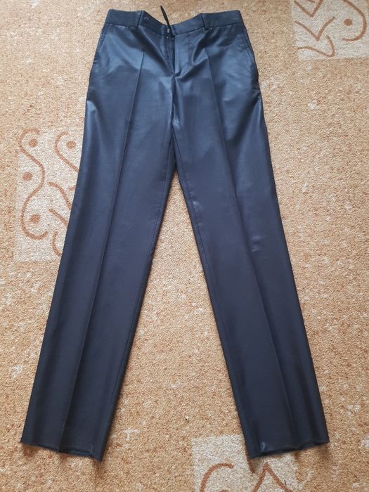 абитуриентски костюм