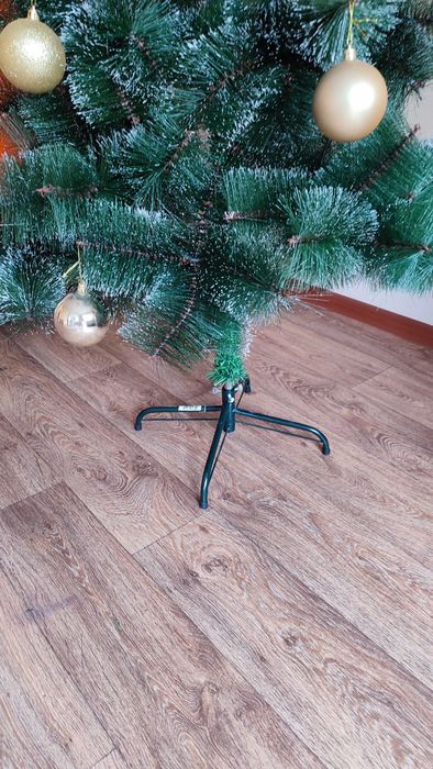 Продам Ёлку 160см