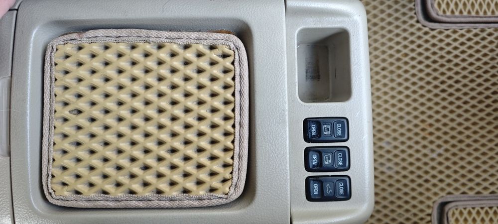 Продается Toyota Alphard 2007