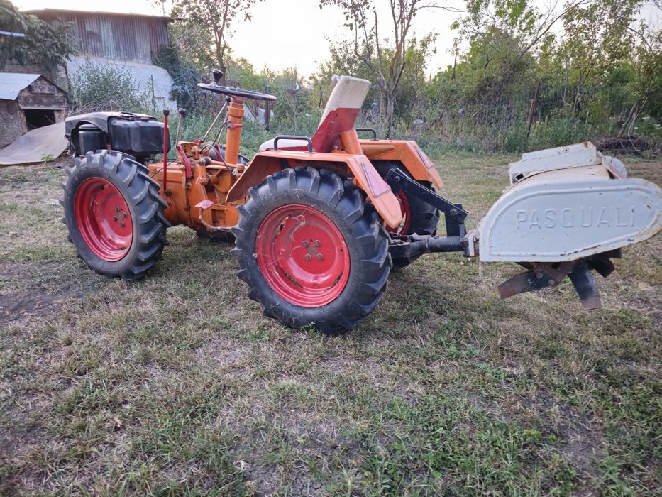 Vând tractor pasquali 946