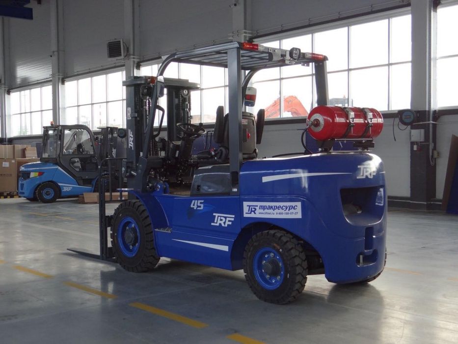 Вилочный погрузчик 4.5 тонн