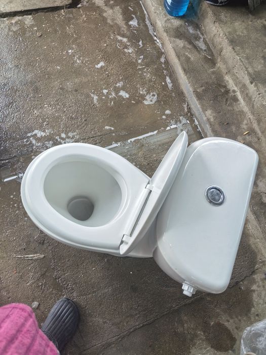 Унитаз продам...