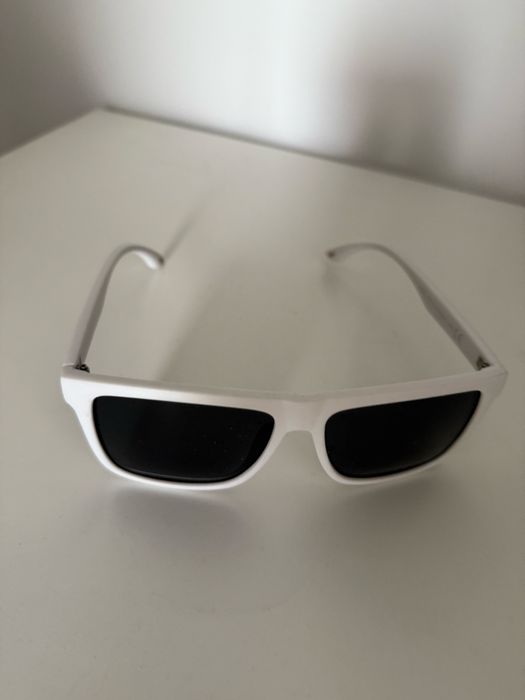 Ochelari de soare albi