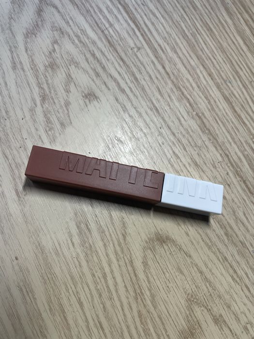 MAYBELLINE  Течно червило