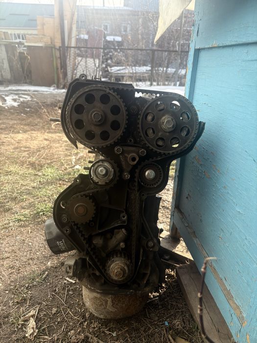 2170 двигатель 1.6, 16-клапанный (16V).