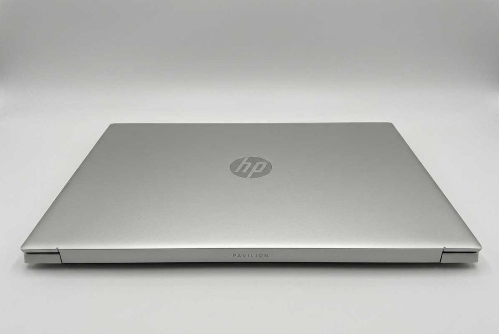 Продавам личния си лаптоп HP Pavilion 15 | Ryzen 7 4700U | 16GB RAM | 512GB SSD | B&O